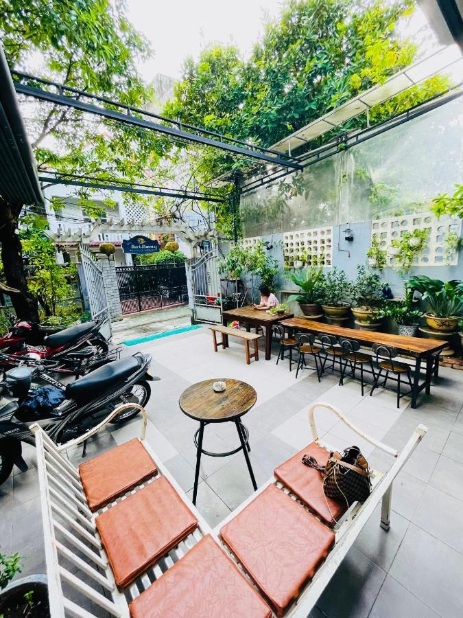 Shark Hostel Хюе Екстер'єр фото